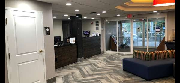  - Best Western Plus Newport News Inn & Suites - I-64, Exit 255