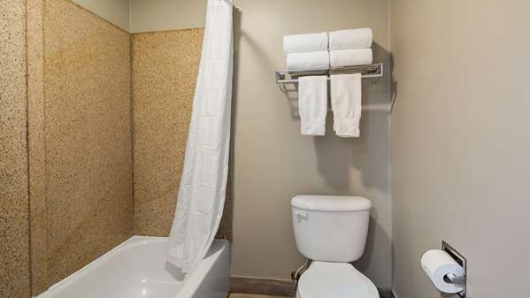 - Best Western Plus Newport News Inn & Suites - I-64, Exit 255