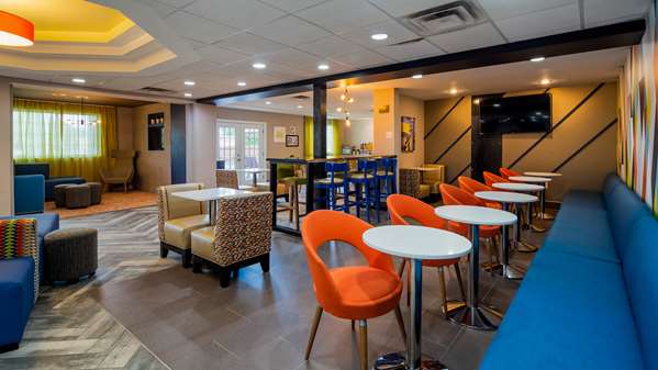  - Best Western Plus Newport News Inn & Suites - I-64, Exit 255