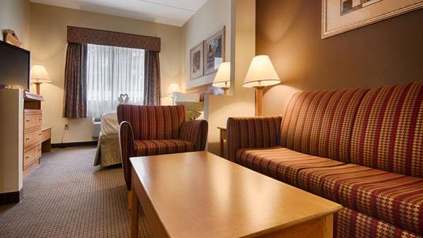  - Best Western Plus Newport News Inn & Suites - I-64, Exit 255
