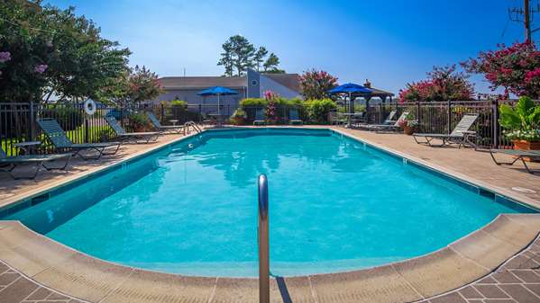 Pool - Best Western Chincoteague Island Hotel
