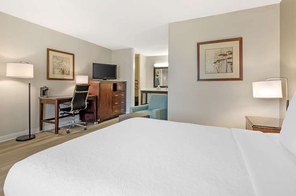 Best Western Lexington Inn - Tap to explore photos