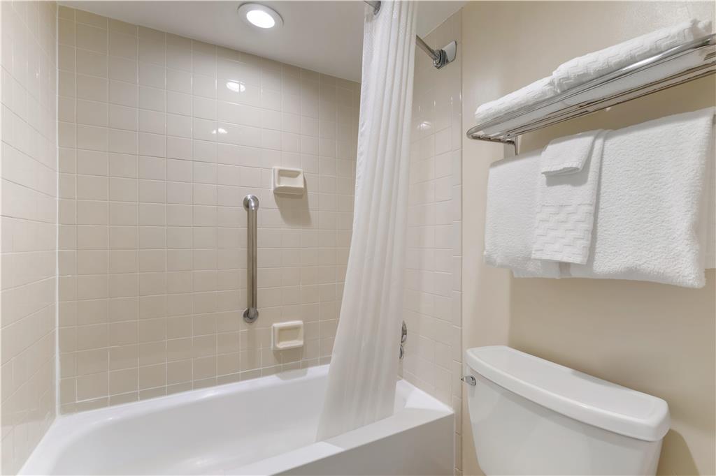 Best Western Dulles Airport Inn-guestroom-Guest Room,Bathroom,On-Site.jpg