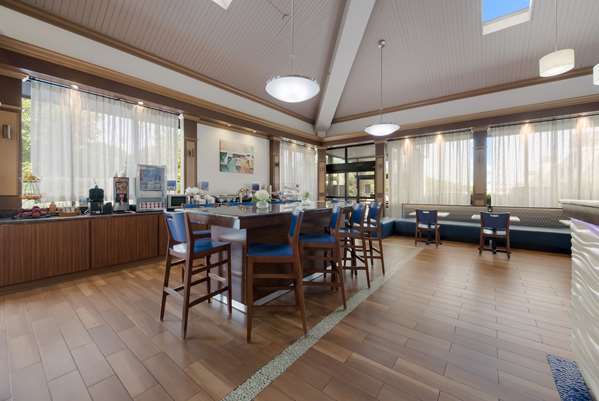  - Best Western Hampton Coliseum Inn