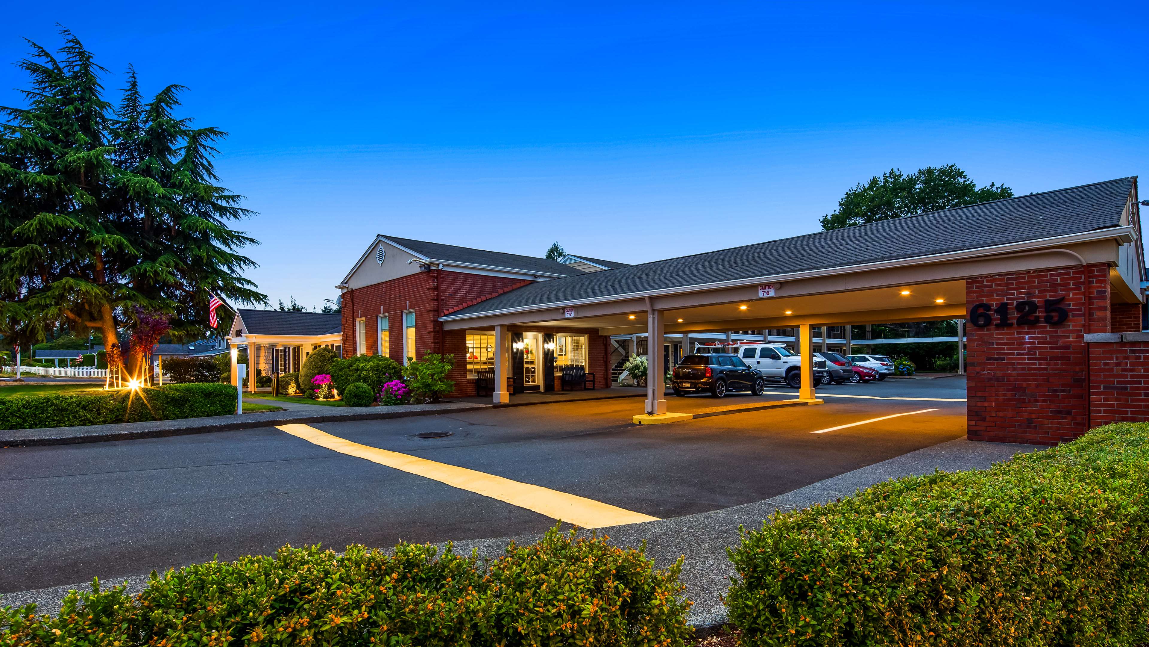 Best Western Lakewood - Tap to explore photos