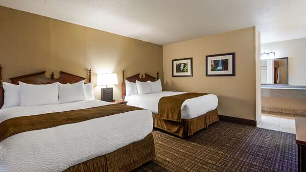 - Best Western Lakewood Motor Inn