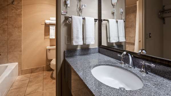  - Best Western Lakewood Motor Inn