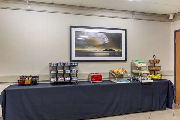 Amenities - Best Western Plus Harbor Plaza Hotel Oak Harbor