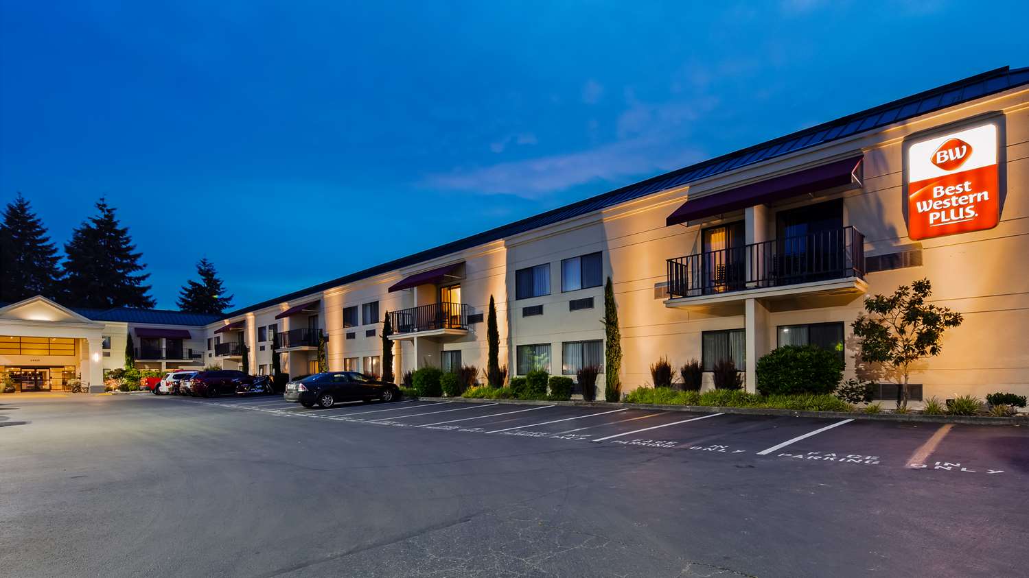 Best Western Plus Plaza by the Green Inn Kent, WA See Discounts