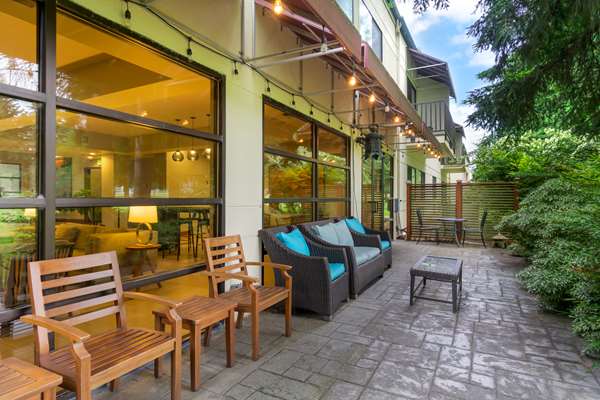 Exterior view - Best Western Plus Plaza by the Green Inn Kent