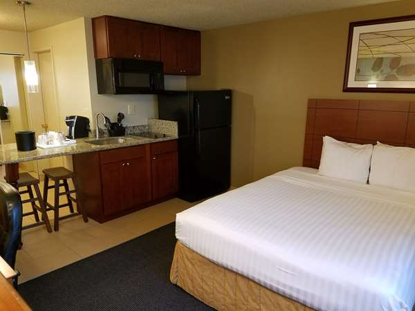  - Best Western Cascadia Inn Everett - I-5, Exit 194
