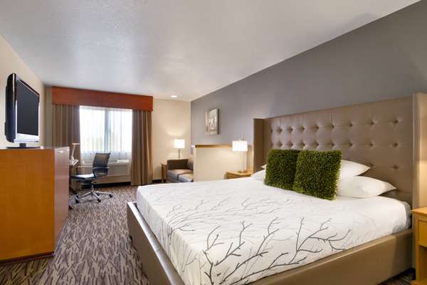  - Best Western Plus Peppertree Airport Inn Spokane - I-90, Exit 276