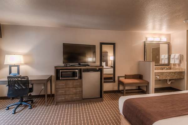  - Best Western Plus Yakima Hotel - I-82, Exit 31