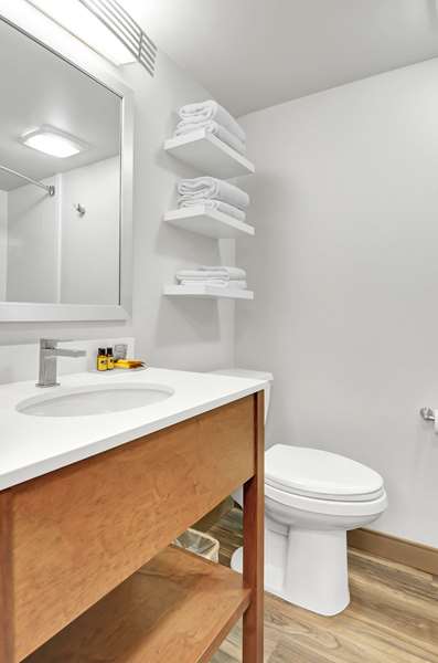  - Best Western Plus Executive Residency Navigator Inn & Suites Everett