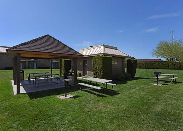 Exterior view - Best Western Plus Ahtanum Inn Yakima - I-82, Exit 36