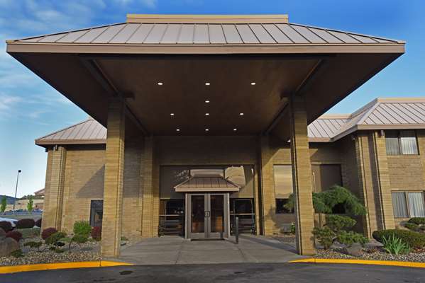 Exterior view - Best Western Plus Ahtanum Inn Yakima - I-82, Exit 36