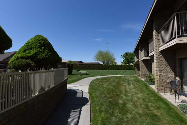 Pool - Best Western Plus Ahtanum Inn Yakima - I-82, Exit 36