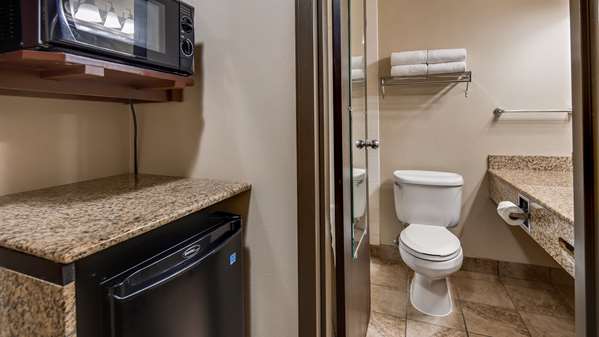  - Best Western Plus Ahtanum Inn Yakima - I-82, Exit 36
