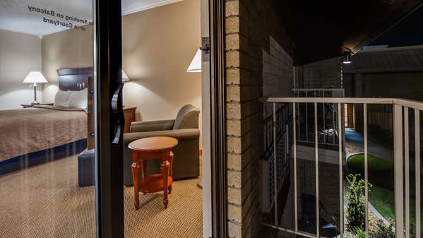  - Best Western Plus Ahtanum Inn Yakima - I-82, Exit 36