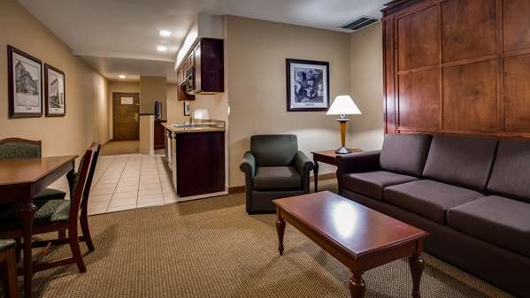  - Best Western Plus Ahtanum Inn Yakima - I-82, Exit 36