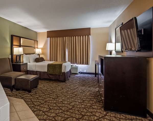  - Best Western Plus Vancouver Mall Hotel & Suites - I-205, Exit 30