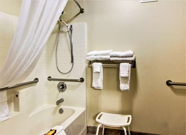  - Best Western Plus Vancouver Mall Hotel & Suites - I-205, Exit 30