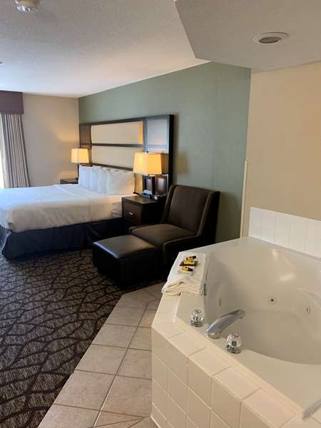  - Best Western Plus Vancouver Mall Hotel & Suites - I-205, Exit 30