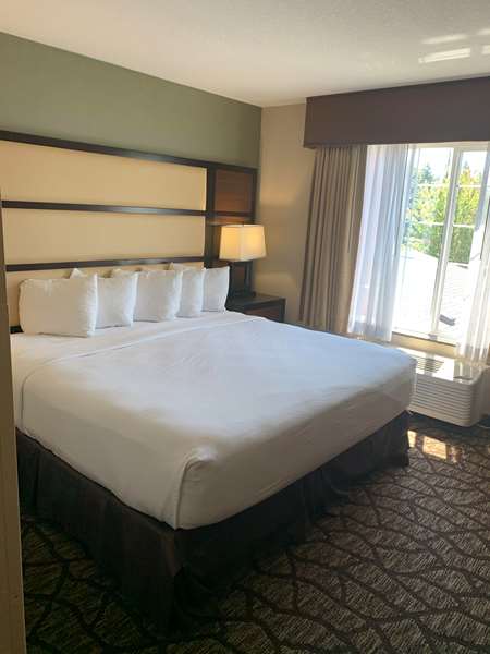  - Best Western Plus Vancouver Mall Hotel & Suites - I-205, Exit 30