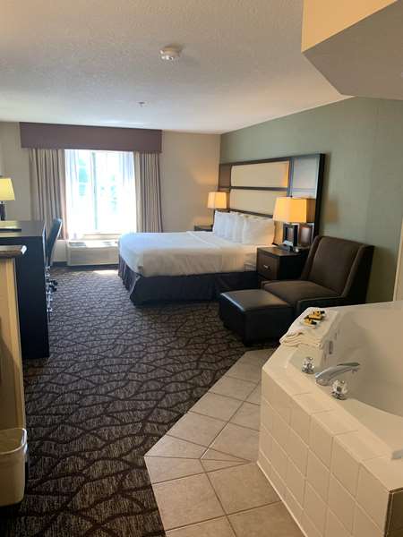 Suite - Best Western Plus Vancouver Mall Hotel & Suites - I-205, Exit 30