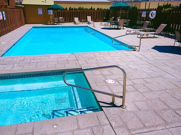 Pool - Best Western Chieftain Inn Wenatchee
