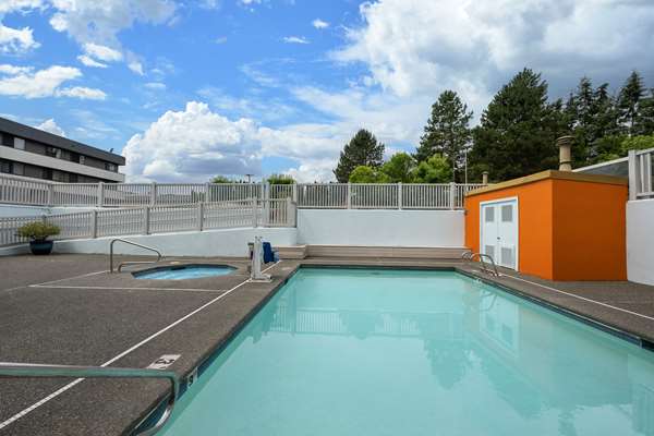 Pool - Best Western Alderwood Inn Lynnwood - I-5, Exit 181