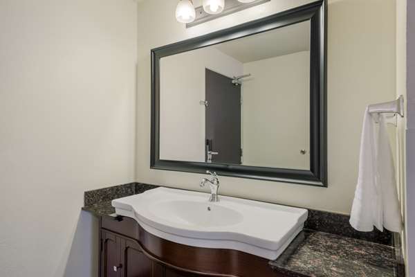  - Best Western Alderwood Inn Lynnwood - I-5, Exit 181