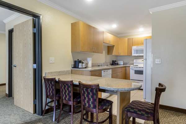  - Best Western Plus Grapevine Inn Sunnyside