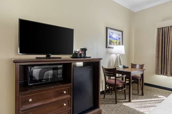  - Best Western Plus Grapevine Inn Sunnyside