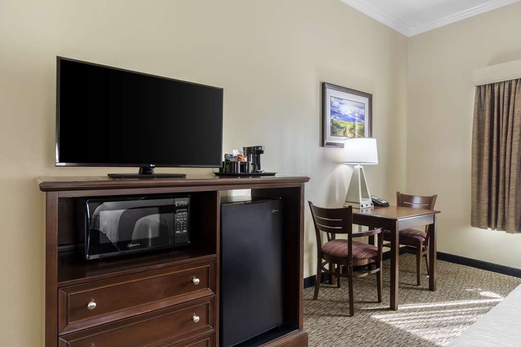 Best Western Plus Grapevine Inn-guestroom-Guest Room,Guest Room Amenity,On-Site.jpg