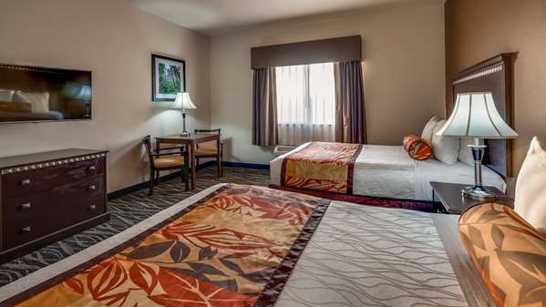  - Best Western Plus Battle Ground Inn & Suites