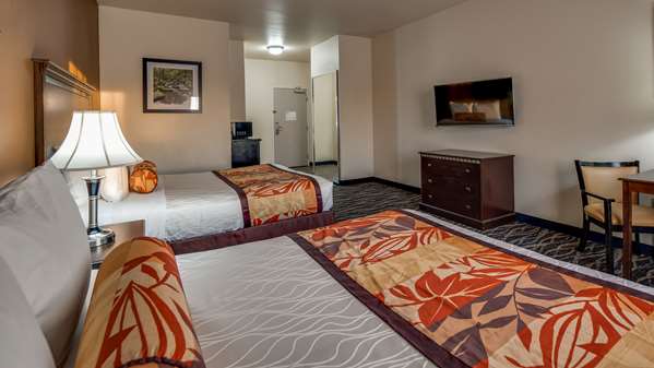  - Best Western Plus Battle Ground Inn & Suites
