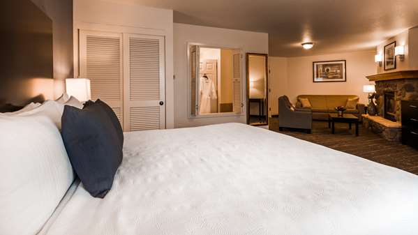 Suite - Best Western Plus Edmonds Harbor Inn