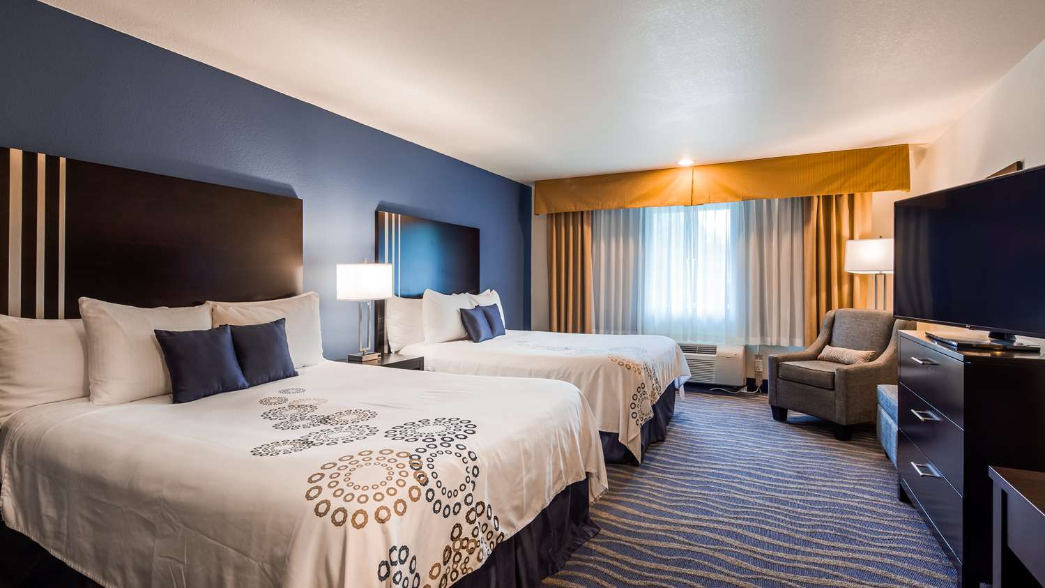 Best Western Plus Edmonds Harbor Inn, WA See Discounts