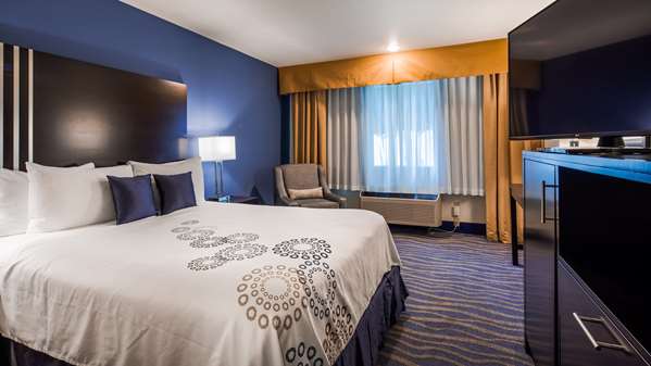  - Best Western Plus Edmonds Harbor Inn