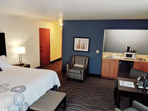  - Best Western Plus Edmonds Harbor Inn
