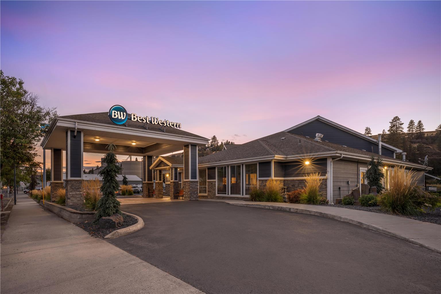 Best Western Wheatland Inn