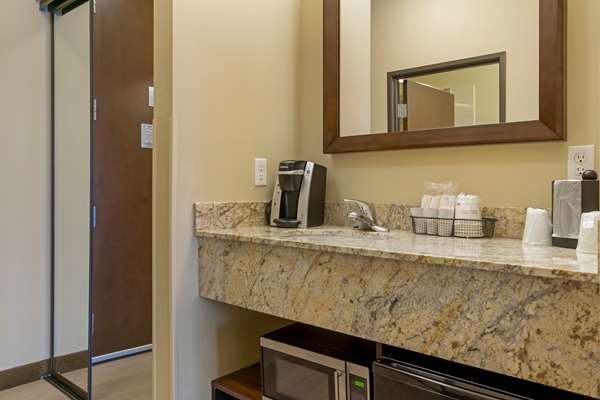  - Best Western Plus Lacey Inn & Suites - I-5, Exit 111