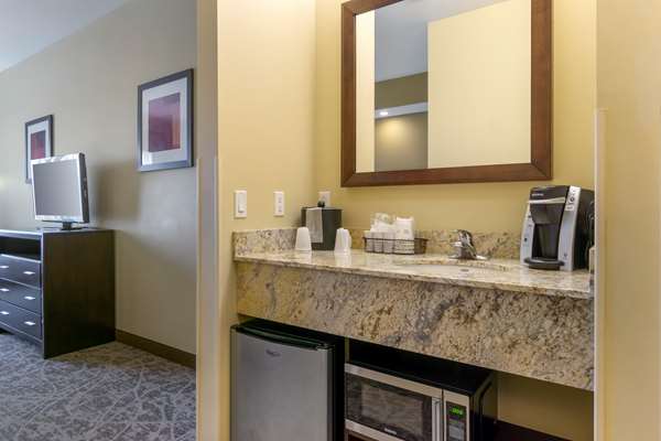  - Best Western Plus Lacey Inn & Suites - I-5, Exit 111