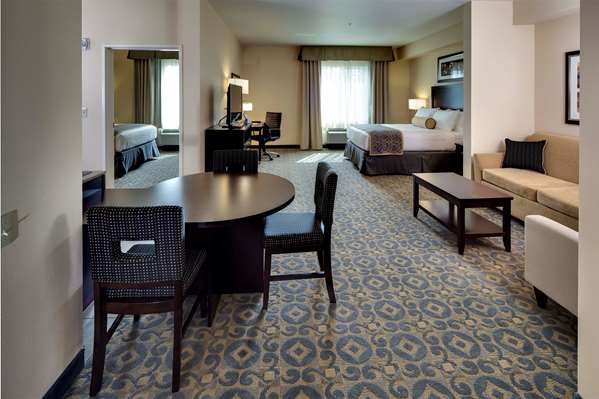 Suite - Best Western Plus Arlington Hotel - I-5, Exit 206