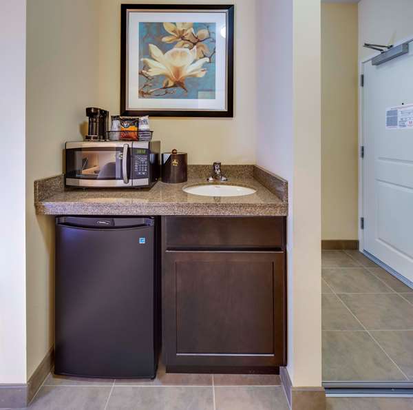  - Best Western Plus Arlington Hotel - I-5, Exit 206