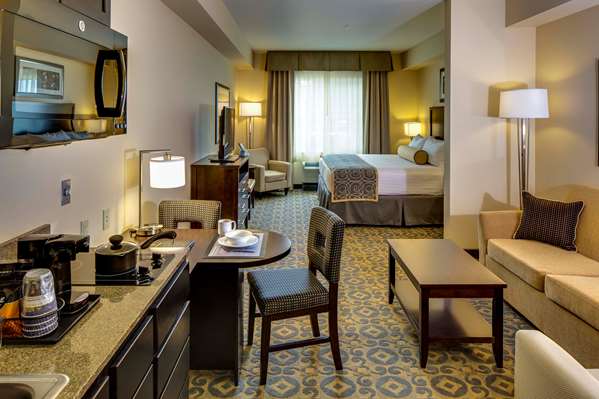 Suite - Best Western Plus Arlington Hotel - I-5, Exit 206