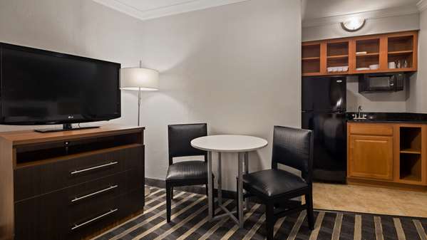  - Best Western Plus Milwaukee West Hotel