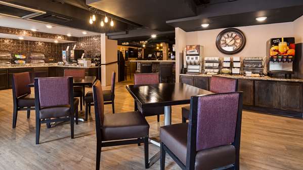 Restaurant - Best Western Plus Milwaukee West Hotel