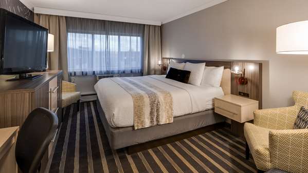  - Best Western Plus Milwaukee West Hotel